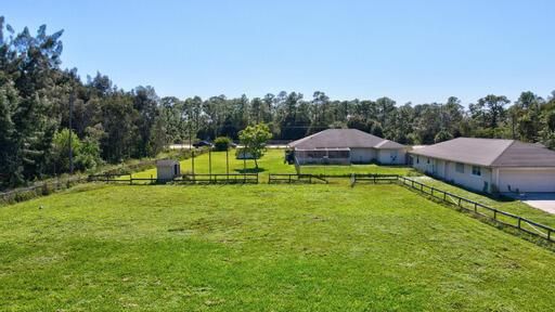BACKYARD/PADDOCK