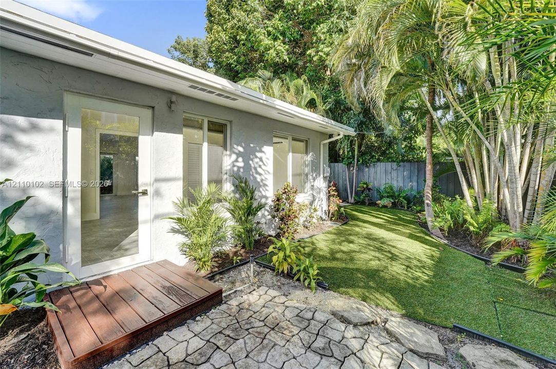 For Rent: $3,000 (2 beds, 2 baths, 1222 Square Feet)