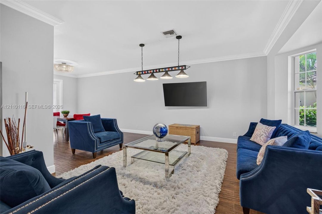 Spacious Living room