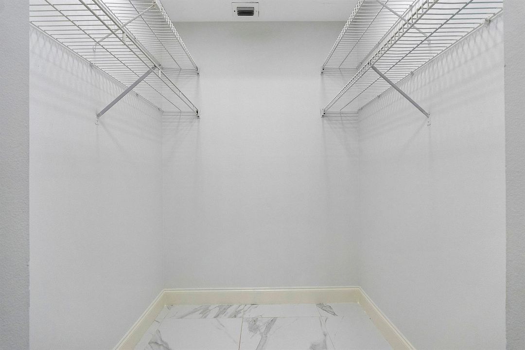 1913 Sw 15th St unit 24_029