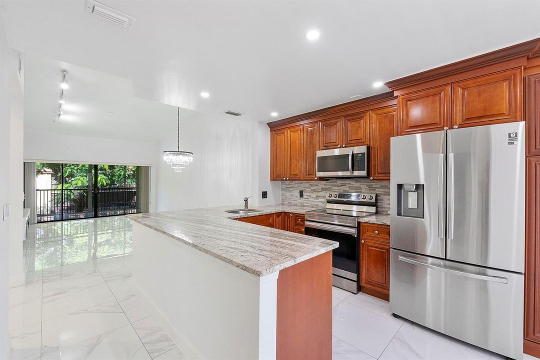 1913 Sw 15th St unit 24_005