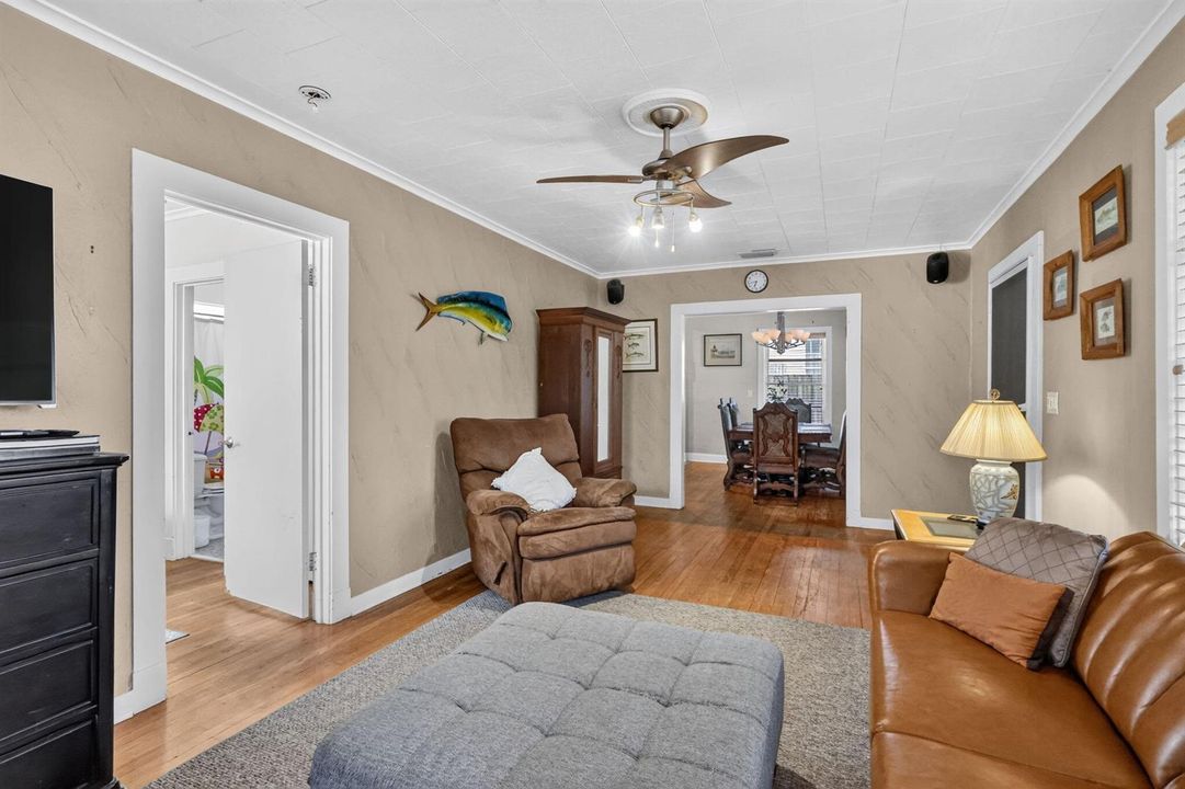 Living Room 4