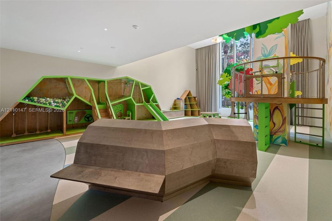En Venta: $998,500 (1 camas, 2 baños, 864 Pies cuadrados)