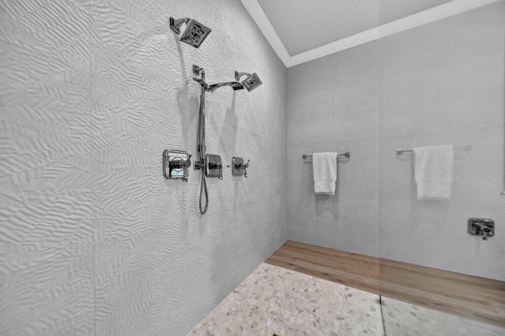 primaryshower1.jpg-SMALL