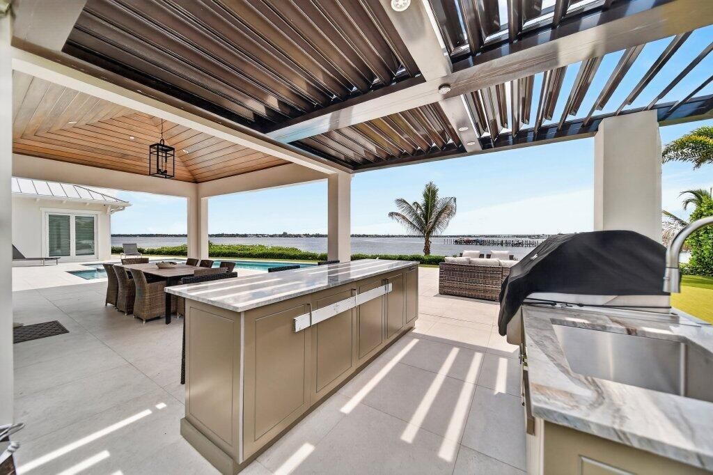 outdoorkitchendining1.jpg-SMALL