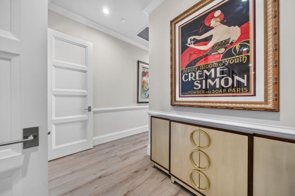 primaryfoyer1.jpg-SMALL