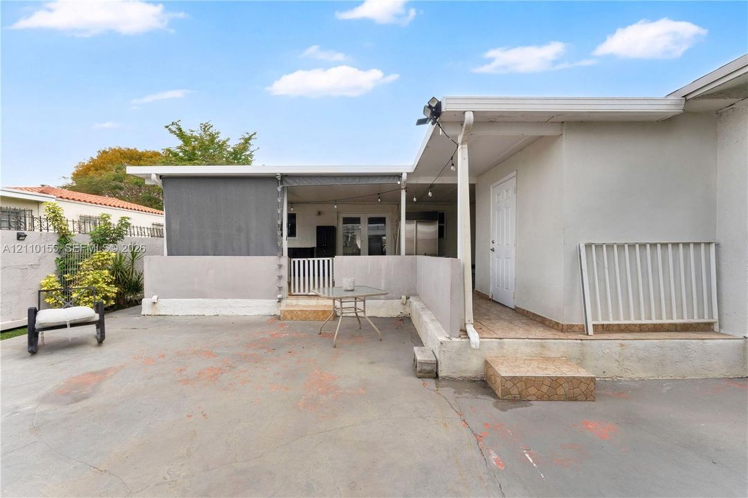 En Venta: $725,000 (4 camas, 3 baños, 1568 Pies cuadrados)