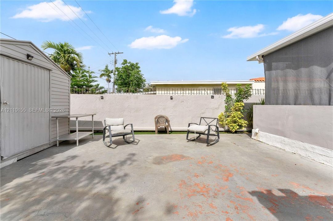 En Venta: $725,000 (4 camas, 3 baños, 1568 Pies cuadrados)