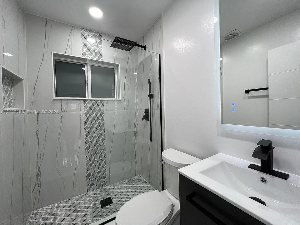 En Venta: $725,000 (4 camas, 3 baños, 1568 Pies cuadrados)