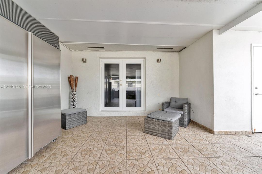 En Venta: $725,000 (4 camas, 3 baños, 1568 Pies cuadrados)