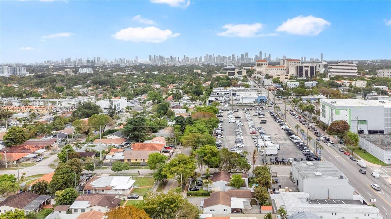 En Venta: $725,000 (4 camas, 3 baños, 1568 Pies cuadrados)