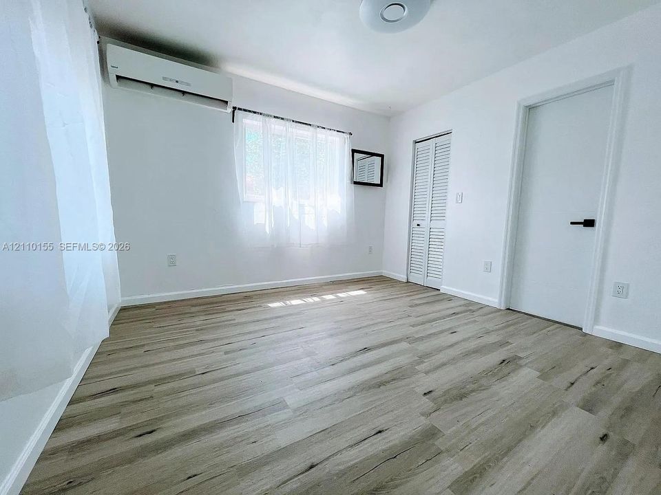 En Venta: $725,000 (4 camas, 3 baños, 1568 Pies cuadrados)