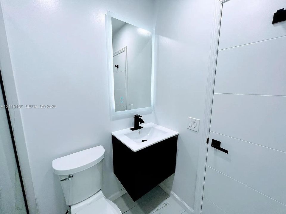 En Venta: $725,000 (4 camas, 3 baños, 1568 Pies cuadrados)