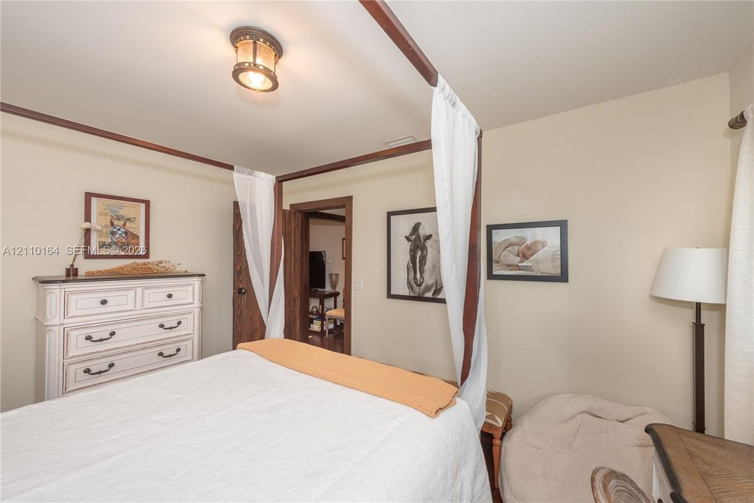 For Sale: $2,200,000 (3 beds, 2 baths, 2133 Square Feet)