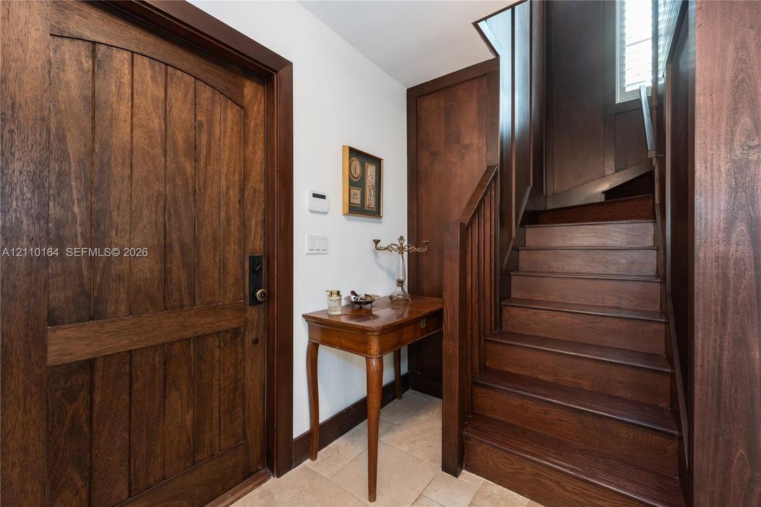 For Sale: $2,200,000 (3 beds, 2 baths, 2133 Square Feet)