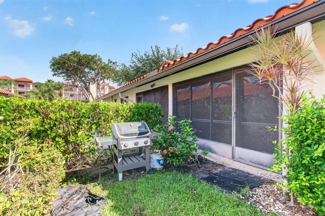 18_Patio_exterior