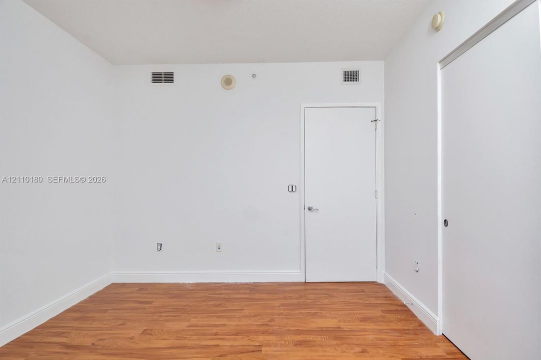 For Rent: $4,650 (3 beds, 3 baths, 1486 Square Feet)
