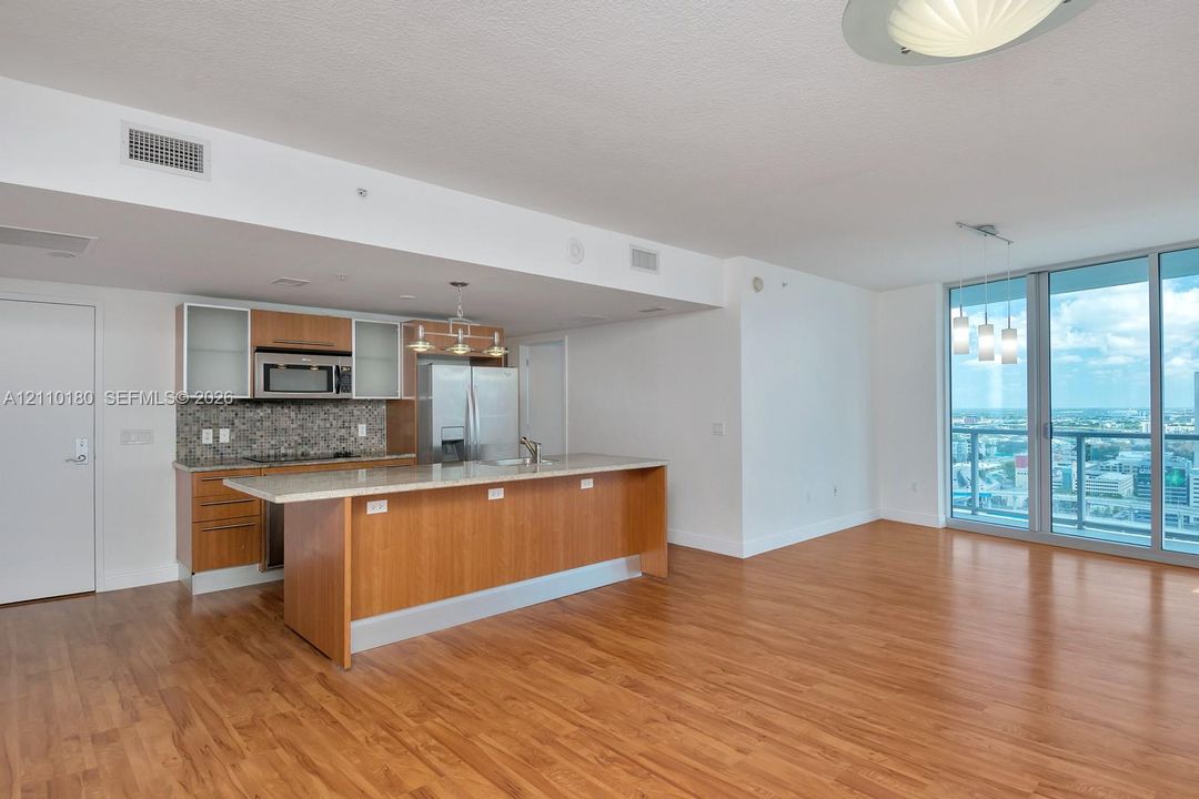 For Rent: $4,650 (3 beds, 3 baths, 1486 Square Feet)