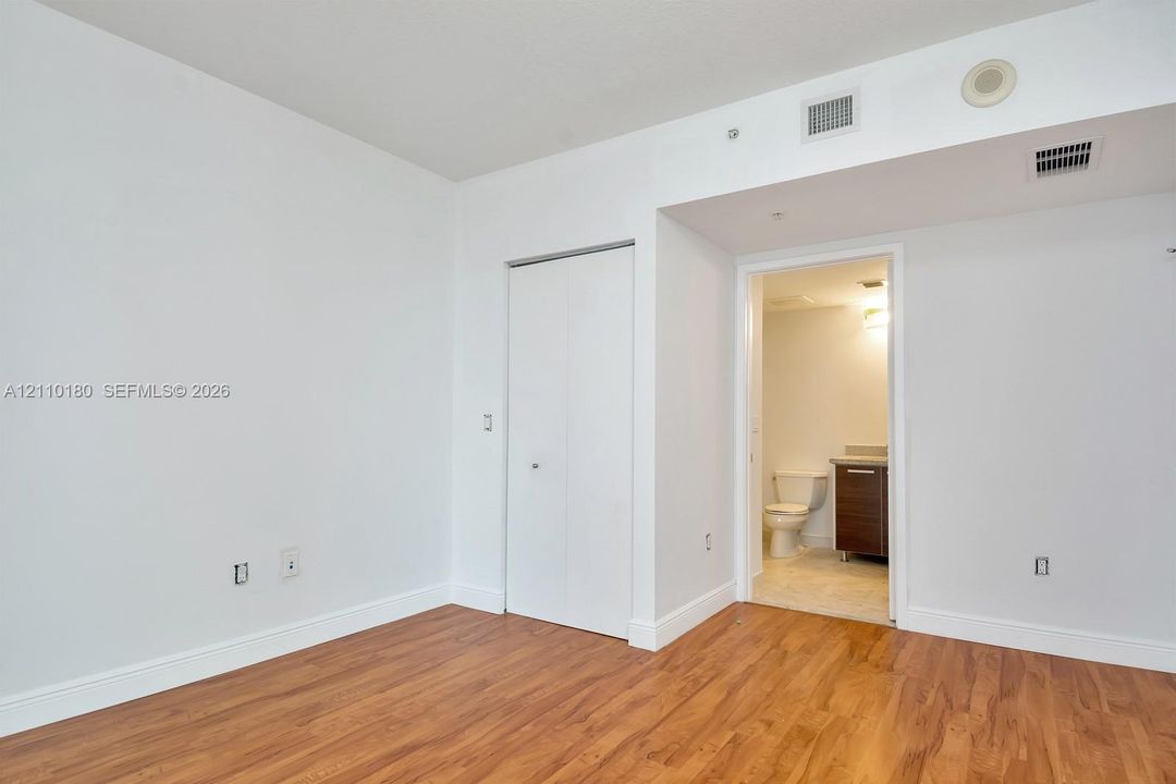 For Rent: $4,650 (3 beds, 3 baths, 1486 Square Feet)