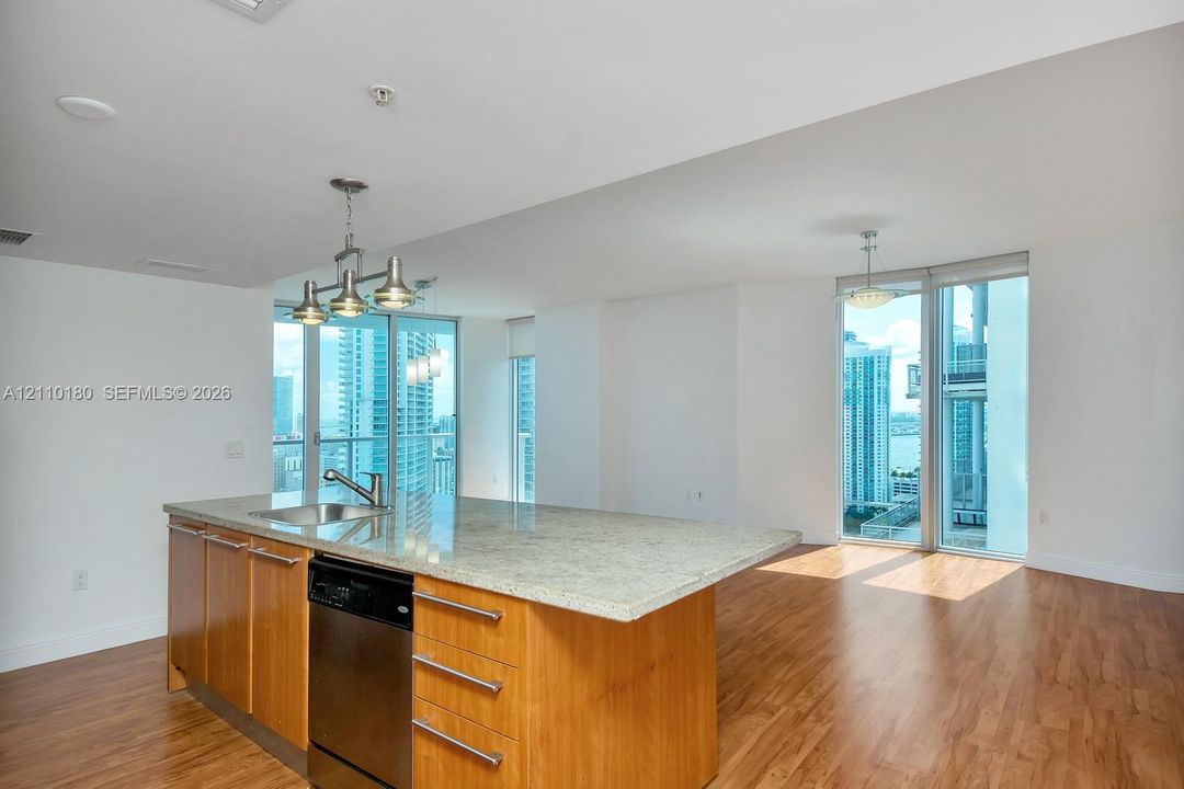 For Rent: $4,650 (3 beds, 3 baths, 1486 Square Feet)