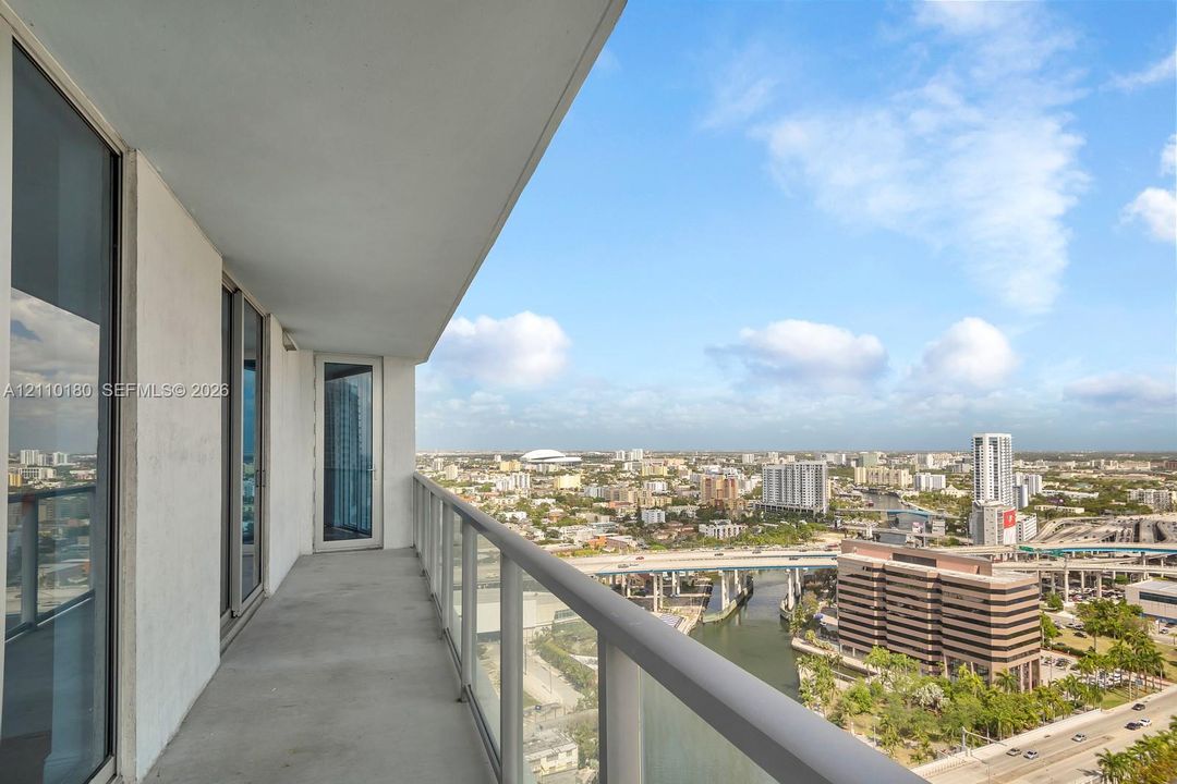 For Rent: $4,650 (3 beds, 3 baths, 1486 Square Feet)