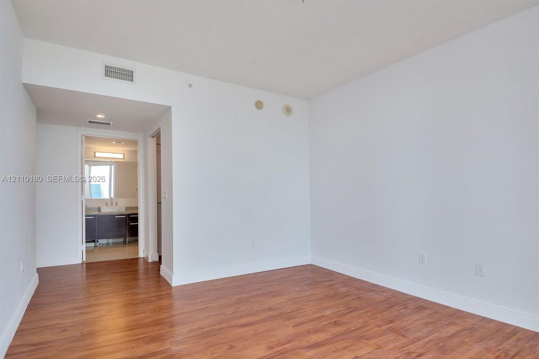 For Rent: $4,650 (3 beds, 3 baths, 1486 Square Feet)