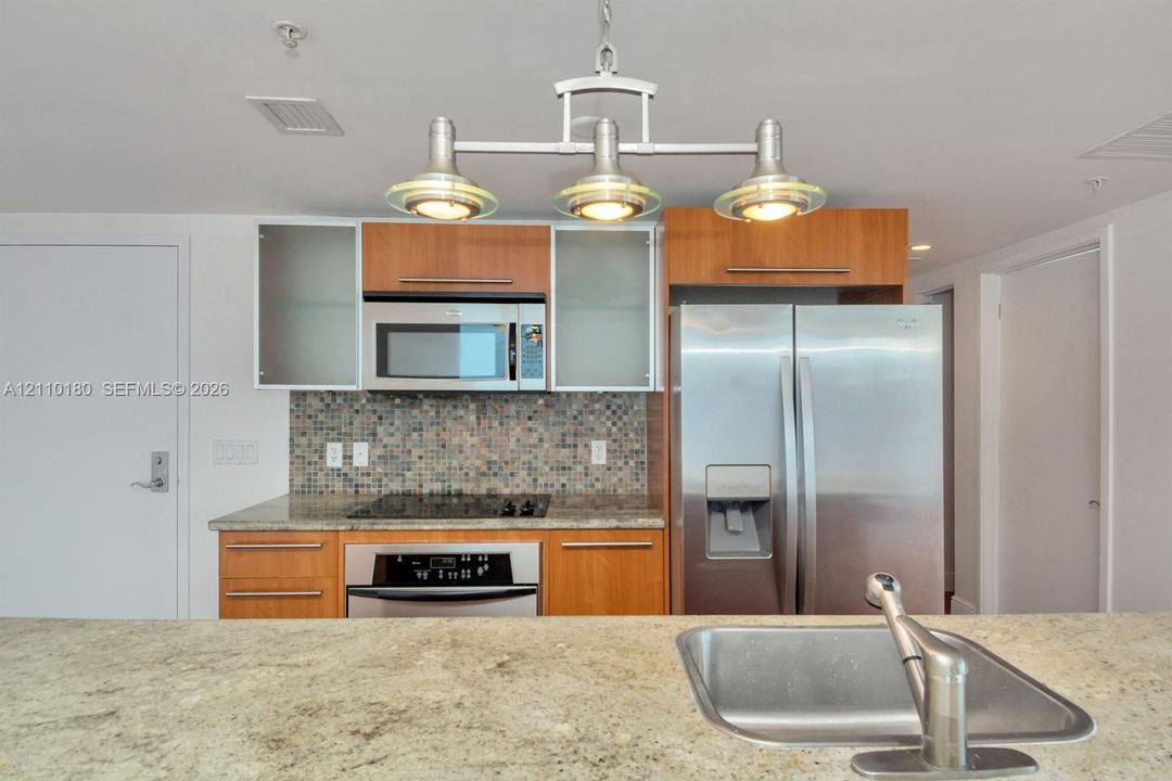For Rent: $4,650 (3 beds, 3 baths, 1486 Square Feet)