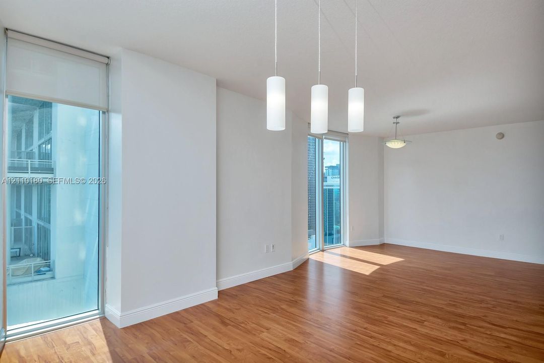 For Rent: $4,650 (3 beds, 3 baths, 1486 Square Feet)