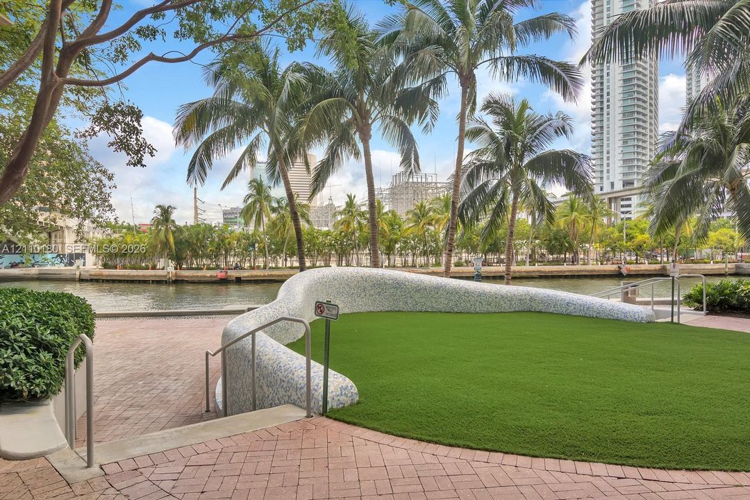 For Rent: $4,650 (3 beds, 3 baths, 1486 Square Feet)