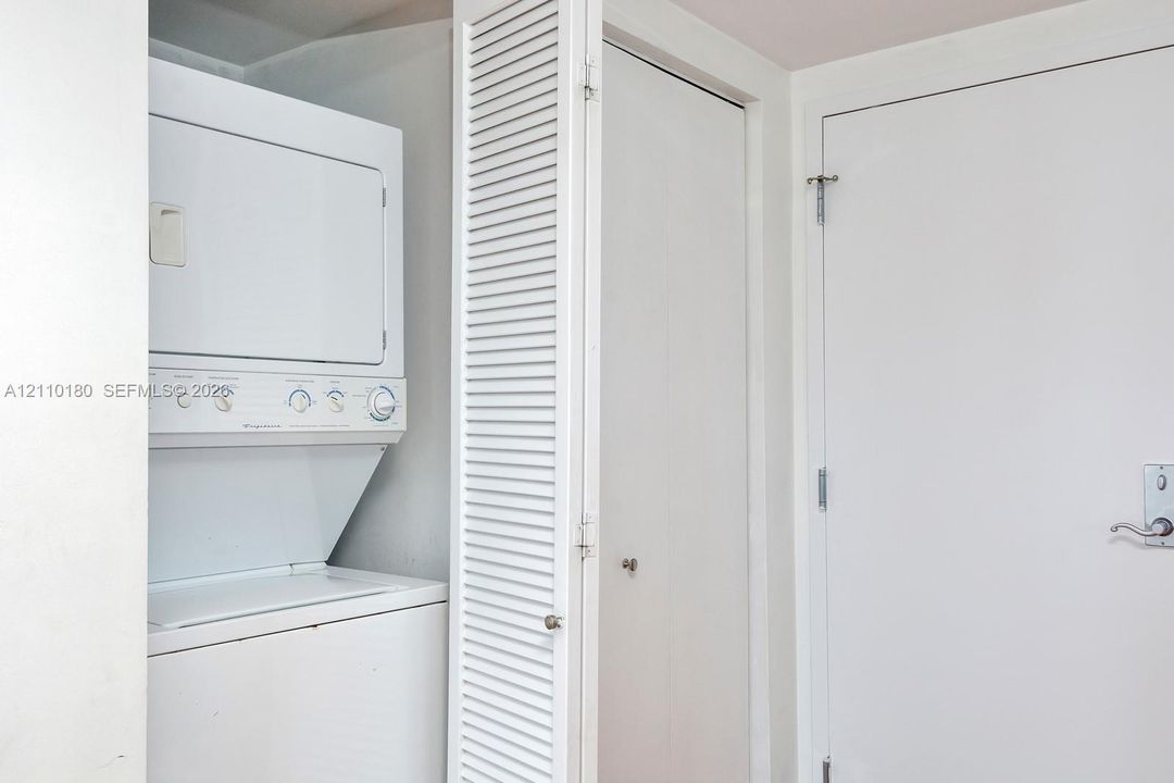 For Rent: $4,650 (3 beds, 3 baths, 1486 Square Feet)