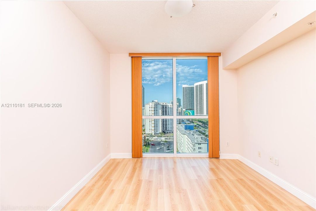 В аренду: $2,700 (1 спален, 1 ванн, 924 Квадратных фут)