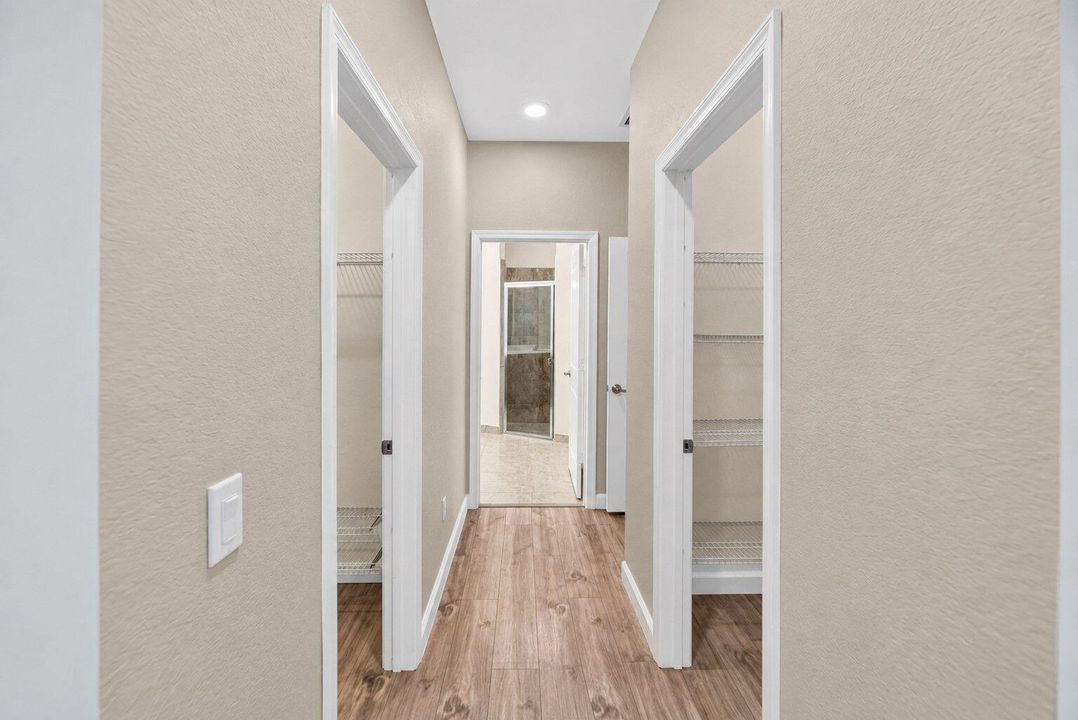 36-web-or-mls-Primary bedroom Hallway