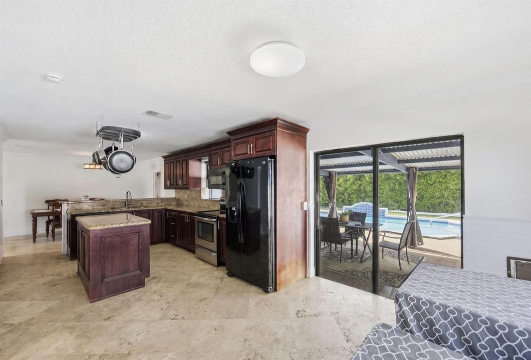 eat in kitchen area