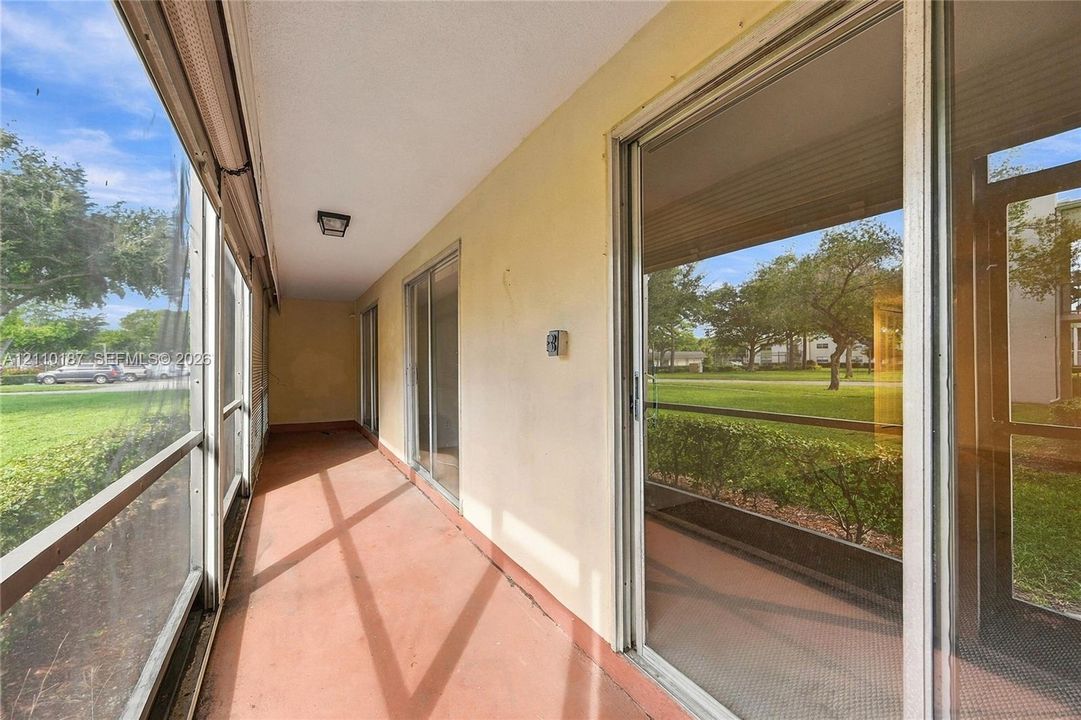 В аренду: $1,850 (2 спален, 2 ванн, 1085 Квадратных фут)