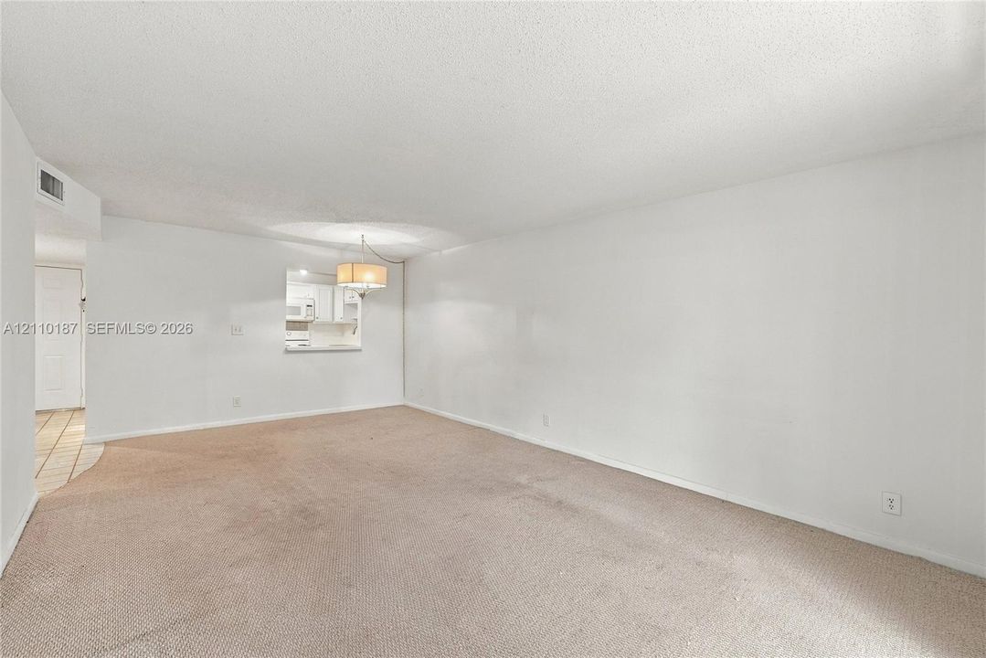 В аренду: $1,850 (2 спален, 2 ванн, 1085 Квадратных фут)