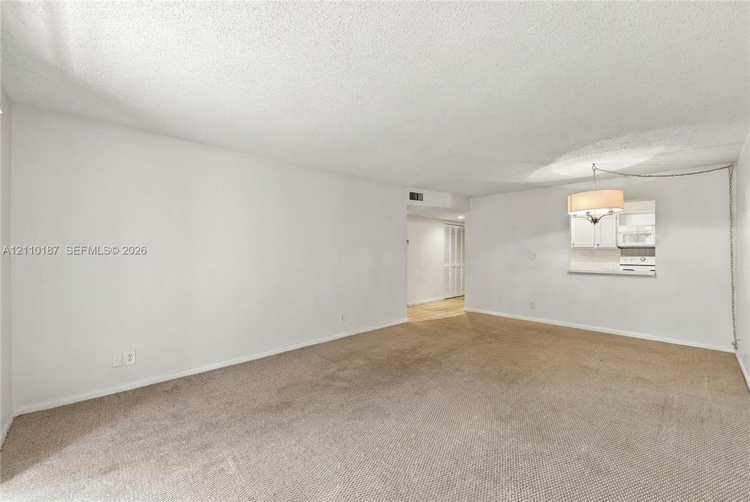 В аренду: $1,850 (2 спален, 2 ванн, 1085 Квадратных фут)