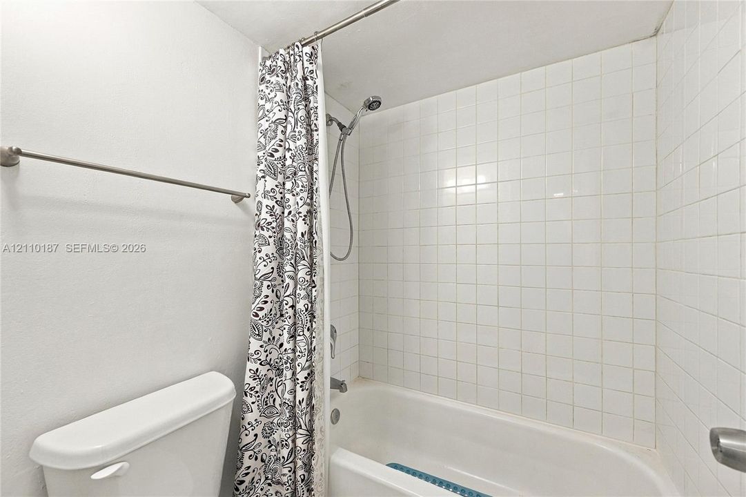 В аренду: $1,850 (2 спален, 2 ванн, 1085 Квадратных фут)