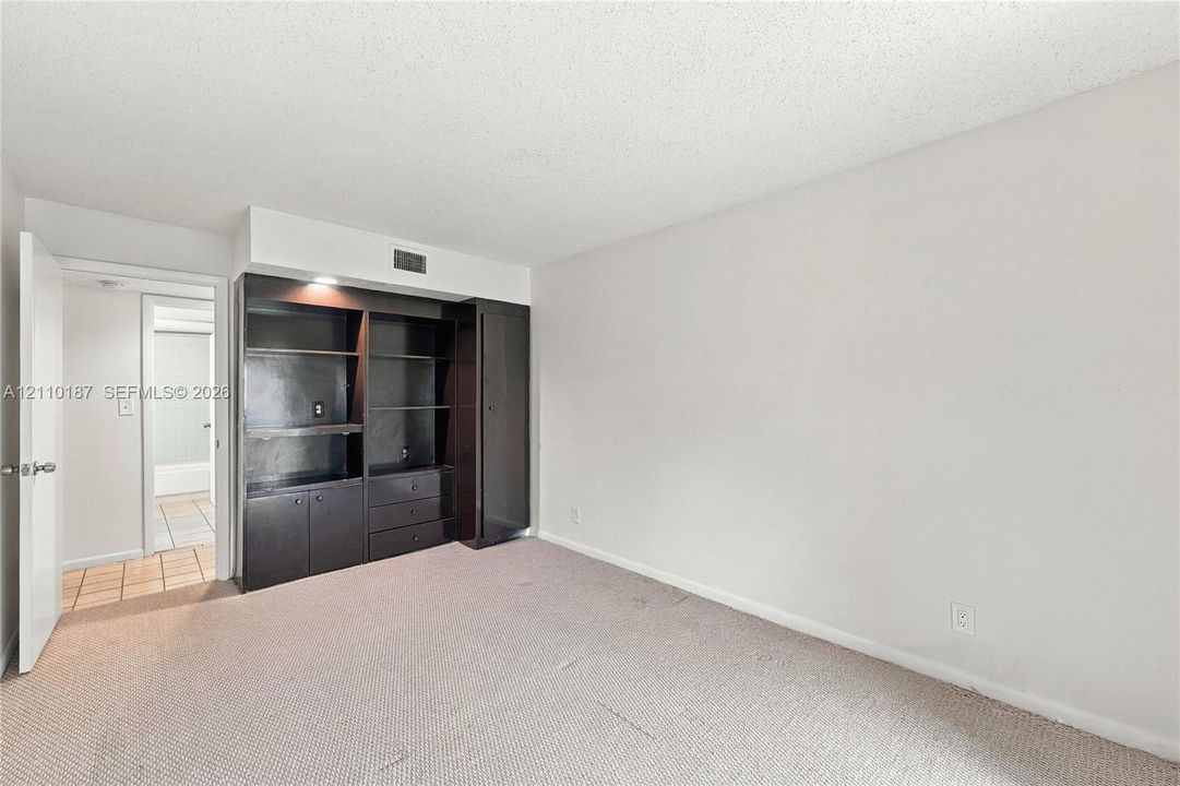 В аренду: $1,850 (2 спален, 2 ванн, 1085 Квадратных фут)