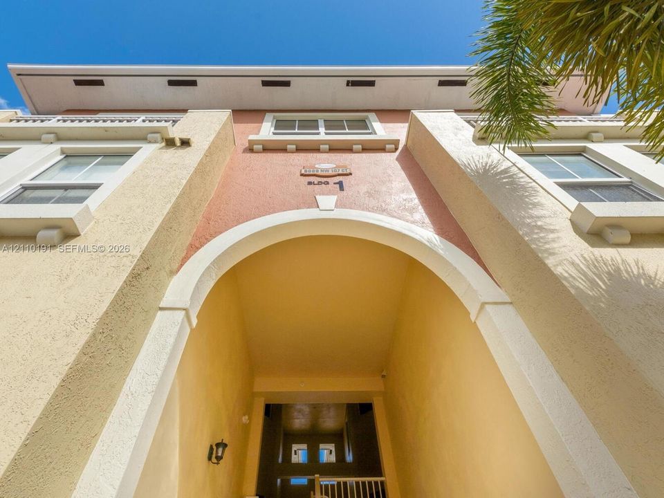 В аренду: $2,750 (3 спален, 2 ванн, 1284 Квадратных фут)