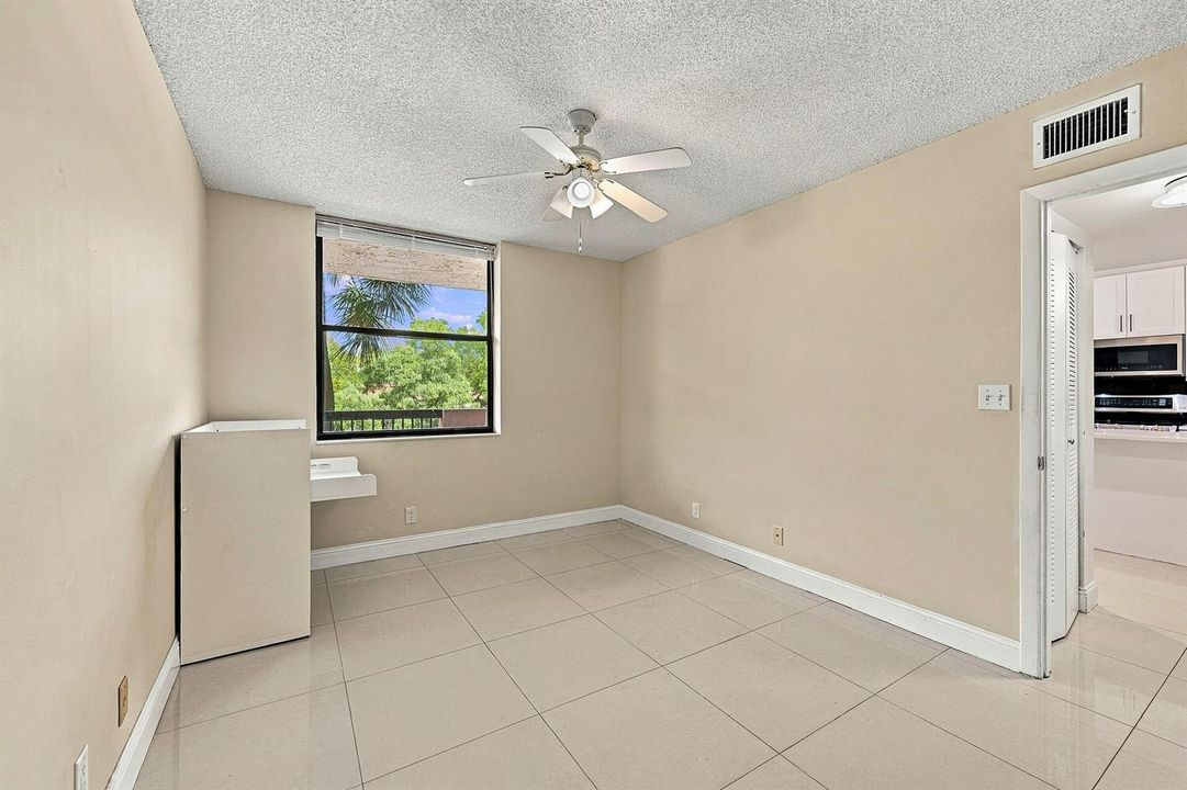 32_bedroom