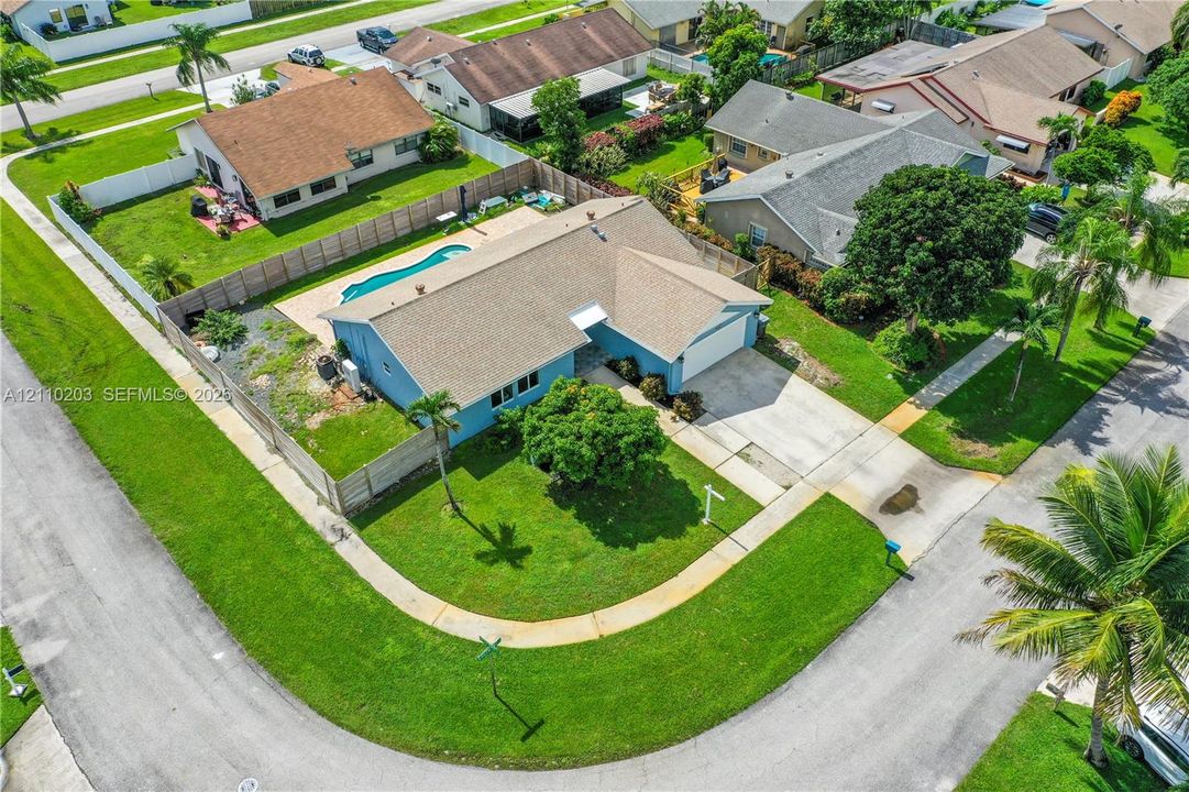 En Venta: $615,000 (3 camas, 2 baños, 1607 Pies cuadrados)