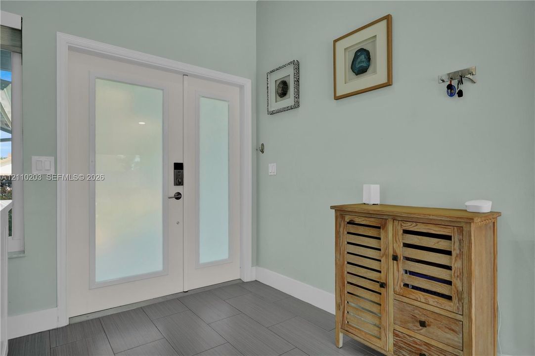 En Venta: $615,000 (3 camas, 2 baños, 1607 Pies cuadrados)