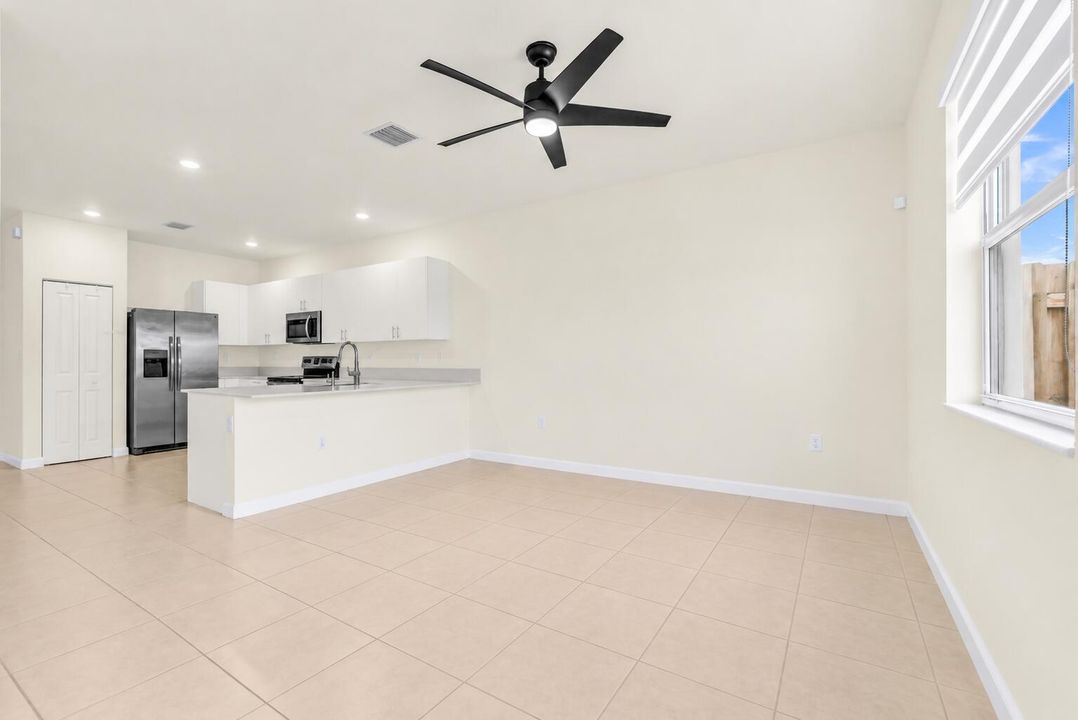Vacant Modern Open-Plan LR INTERIOR 3