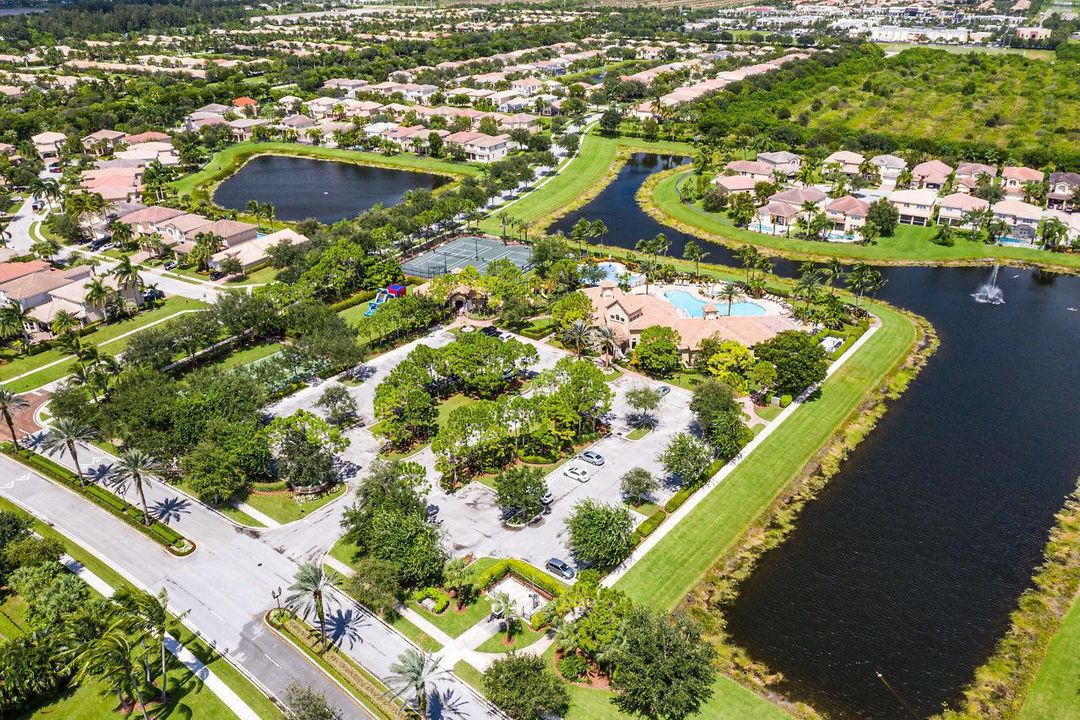 CL Aerial Clubhouse & Pool