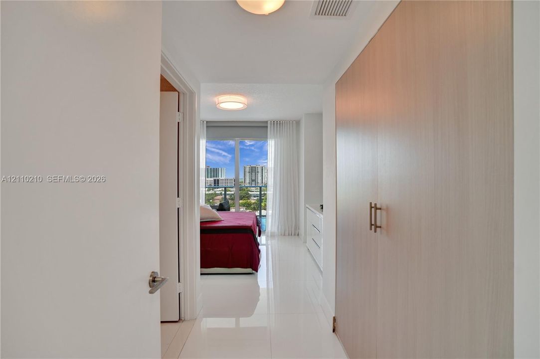 En Venta: $1,549,000 (3 camas, 3 baños, 1892 Pies cuadrados)