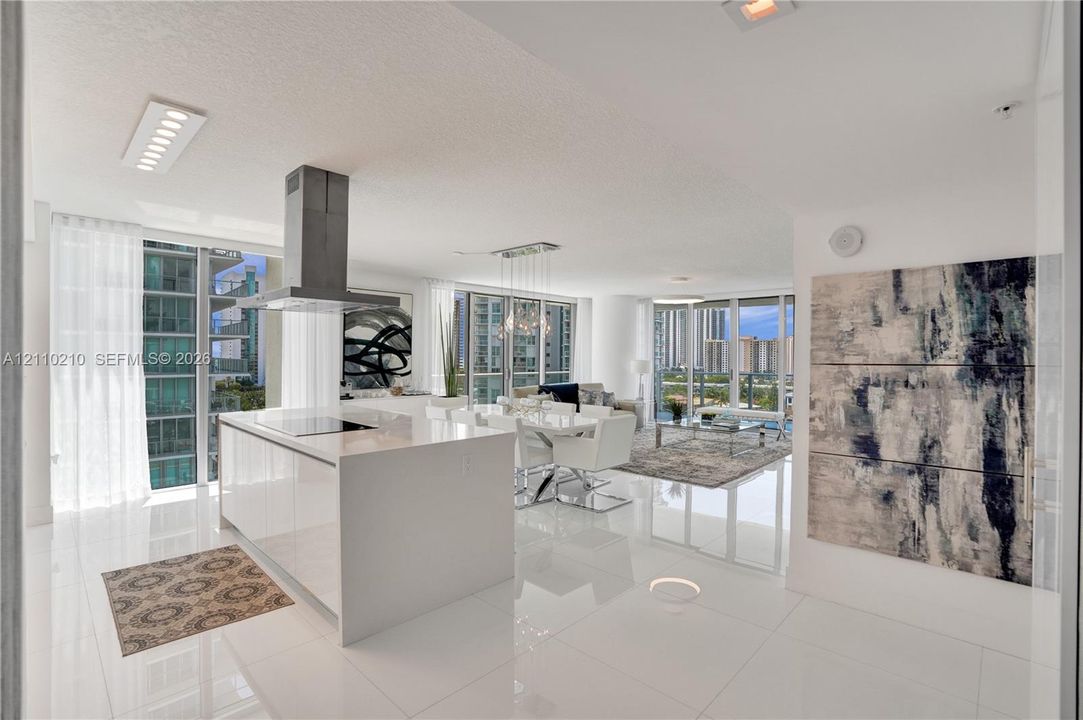 En Venta: $1,549,000 (3 camas, 3 baños, 1892 Pies cuadrados)