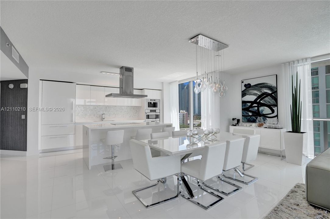 En Venta: $1,549,000 (3 camas, 3 baños, 1892 Pies cuadrados)