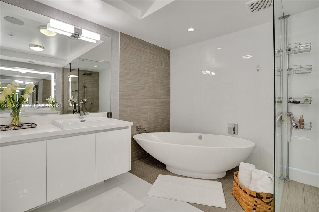 En Venta: $1,549,000 (3 camas, 3 baños, 1892 Pies cuadrados)