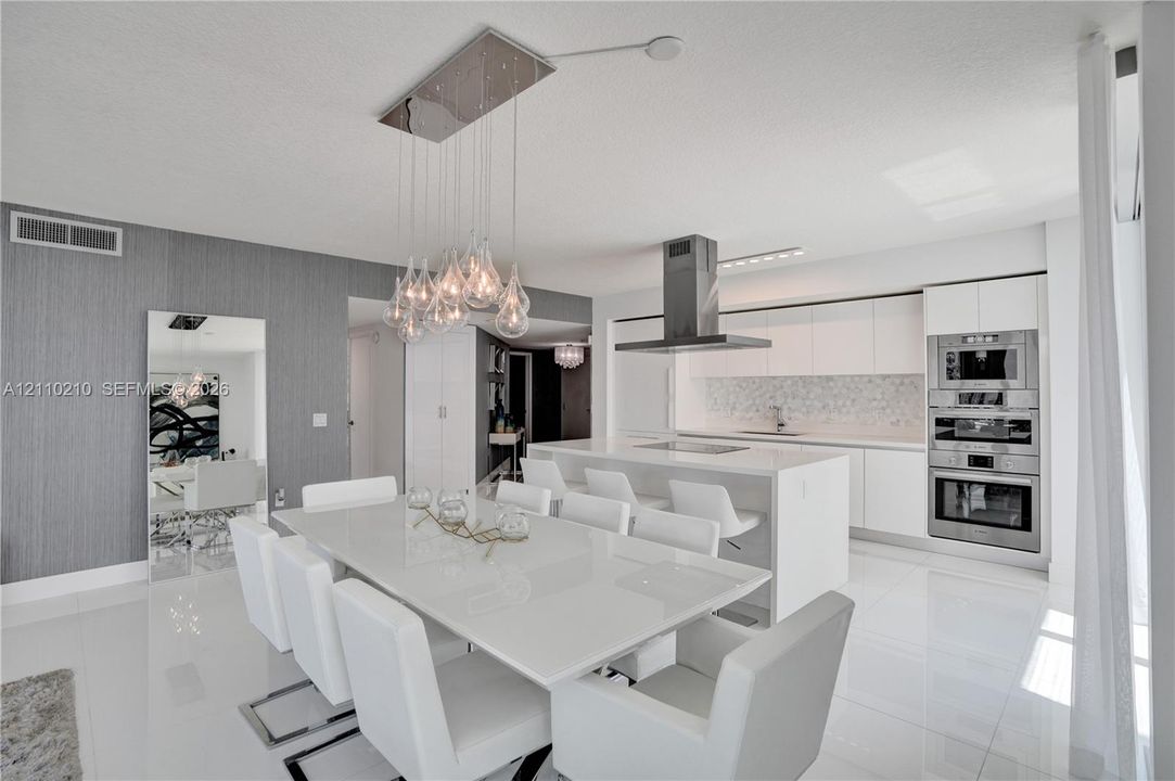 En Venta: $1,549,000 (3 camas, 3 baños, 1892 Pies cuadrados)