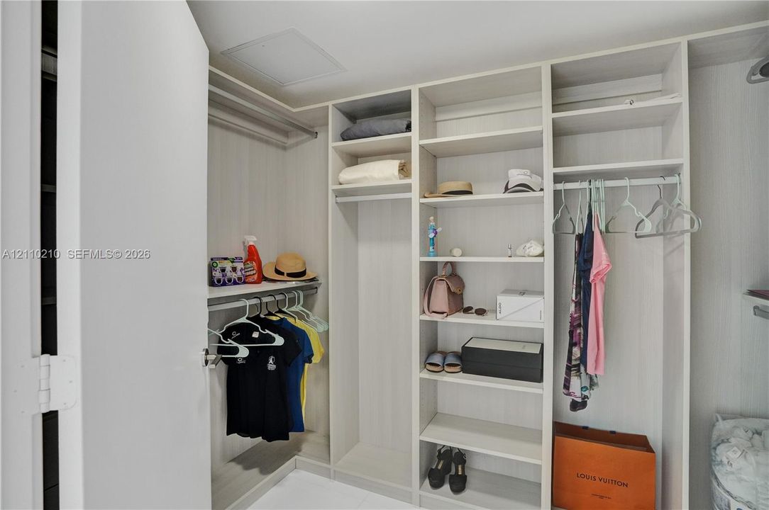 En Venta: $1,549,000 (3 camas, 3 baños, 1892 Pies cuadrados)
